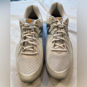 New Balance sneakers, tennis,‎ pickleball, walking, courts, sz women’s 12 medium